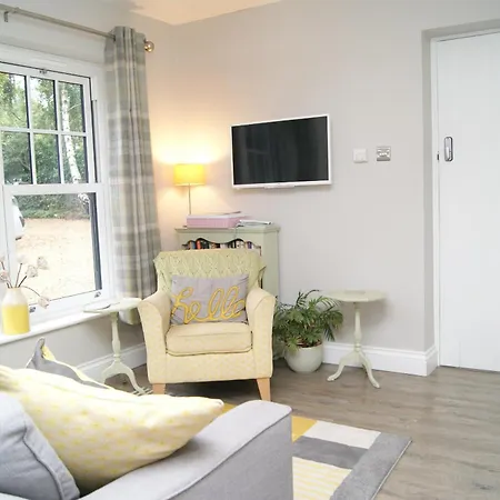 Secret Mersea Retreat - A Stroll From The Anchorage! West Mersea Exterior photo